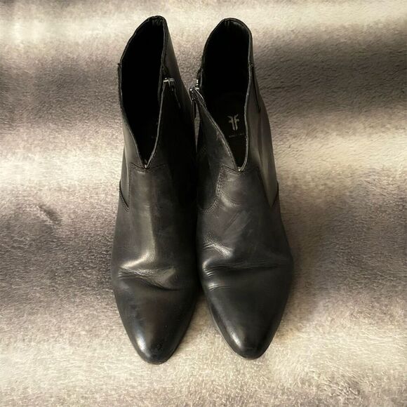 Frye Women's Jennifer Black Leather Almond Toe Block Heel Side Zip Ankle Booties - Picture 3 of 11